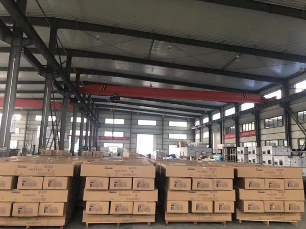 臥式暗裝風(fēng)機(jī)盤管生現(xiàn)場